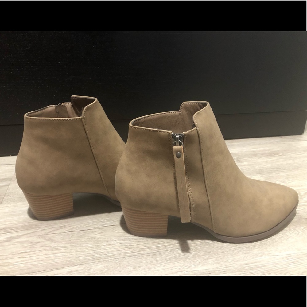 🍁Cute Taupe Booties🍁